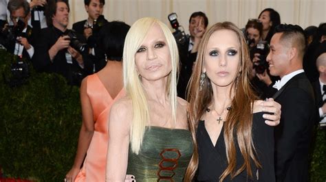 allegra versace imprenditrice italiana|Allegra Versace: chi è la figlia di Donatella Versace .